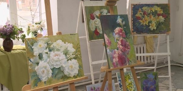 В Рязанской области к 80-летию Победы открылась выставка «Цветущий май».