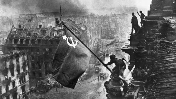 Берлин взят! 2 мая 1945 года советские войска полностью овладели Берлином.